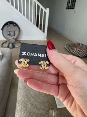 Gold with pearls boutique earrings